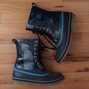 Sorel waterproof snow boots size 8